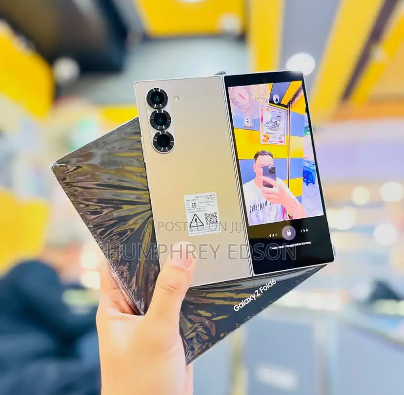 New Samsung Galaxy Z Fold6 256 GB Gold