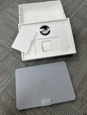 New Laptop Apple MacBook Air 2025 M4 13-inch 16GB Apple M4 SSD 256GB