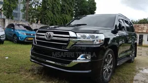 Photo - Toyota Land Cruiser 2018 Black