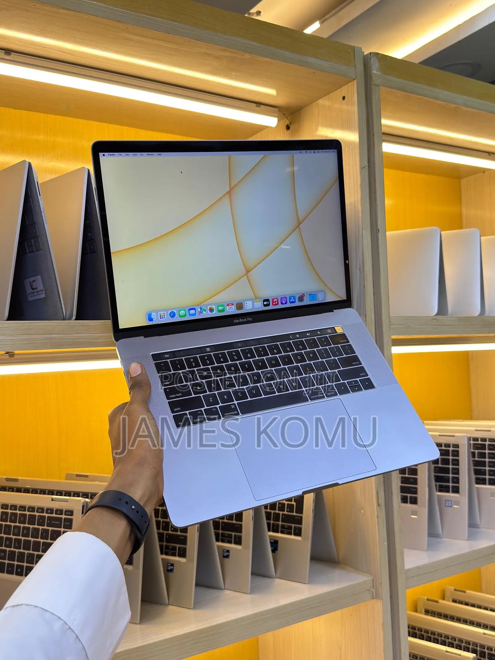 Laptop Apple MacBook Pro 2017 16GB Intel Core I5 SSD 512GB