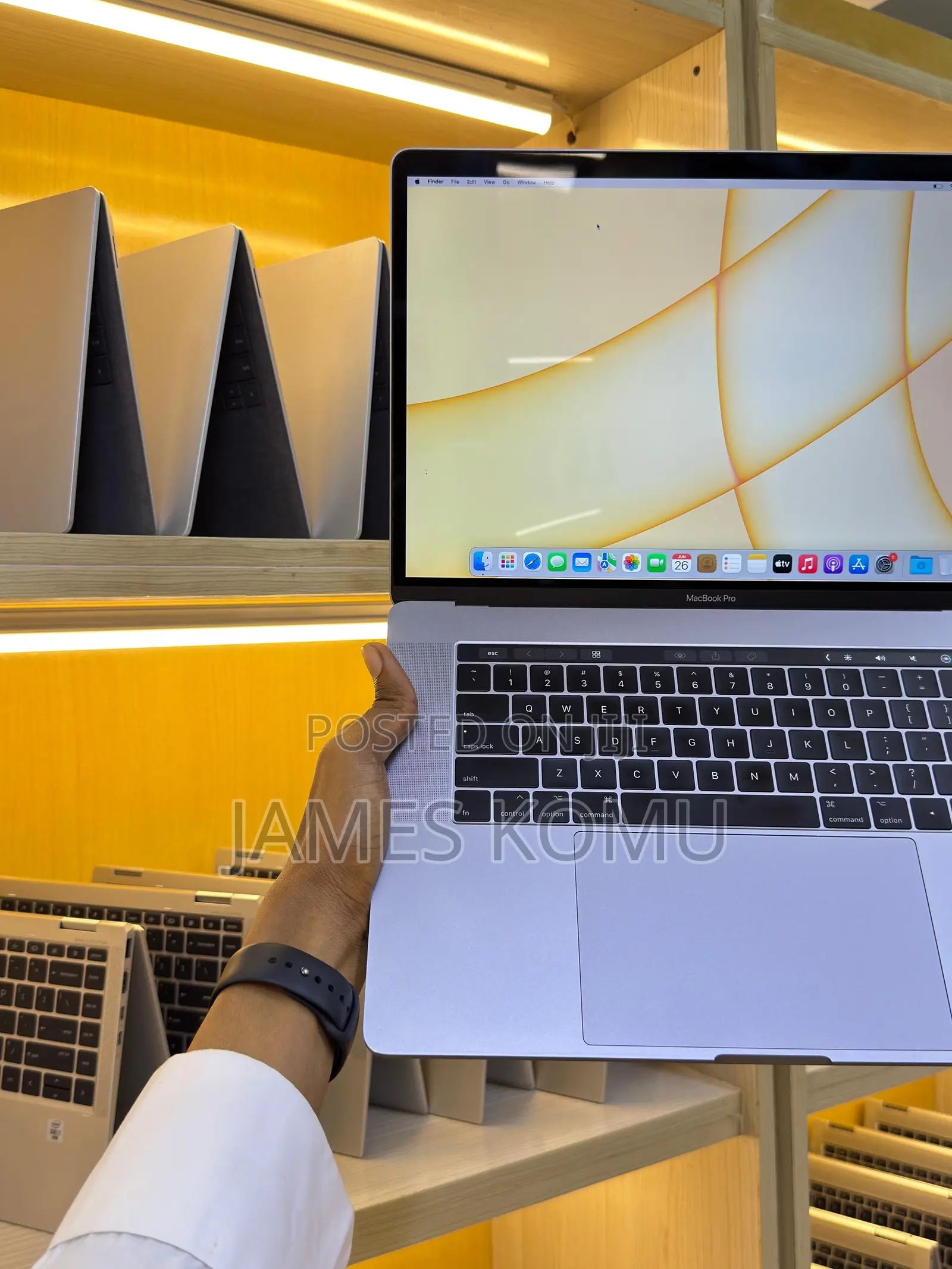 Laptop Apple MacBook Pro 2017 16GB Intel Core I5 SSD 512GB