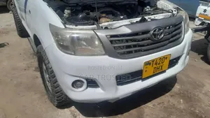 Toyota Hilux 2.5 D-4D SRX 2010 White