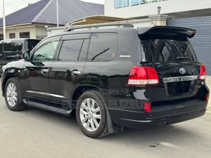 Toyota Land Cruiser 2010 Black