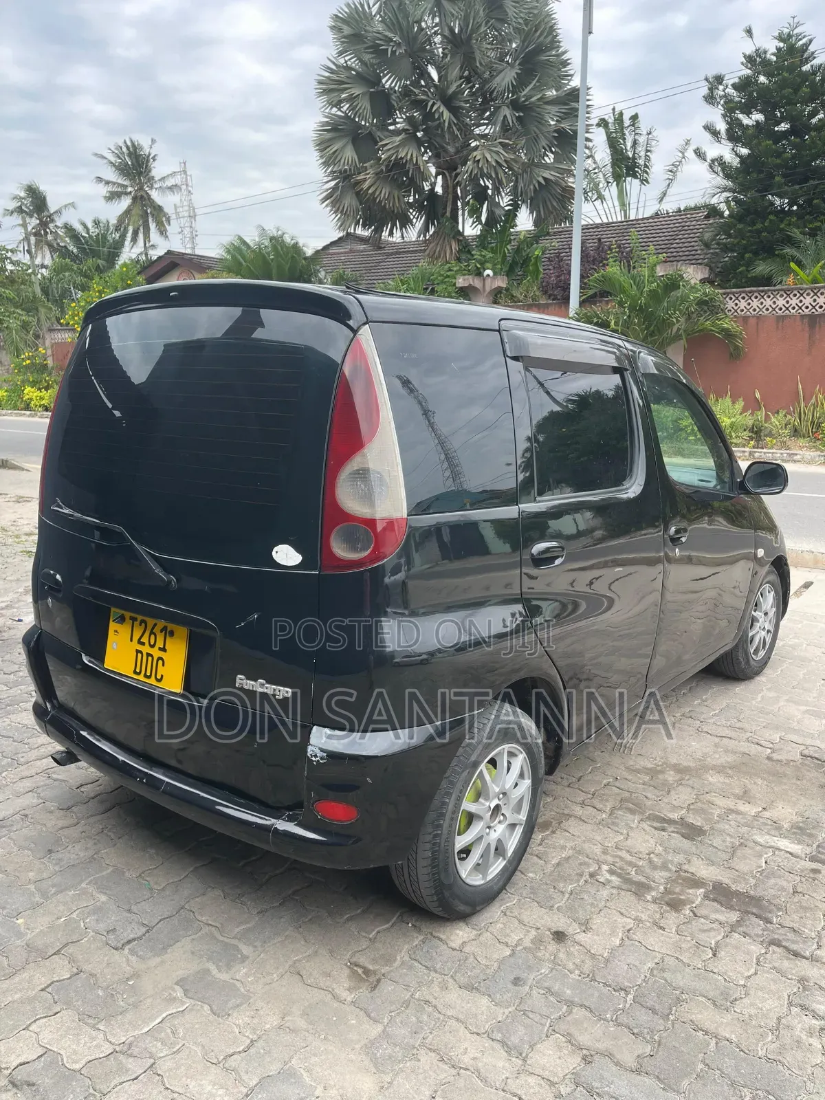 Toyota Fun Cargo 2004 Black