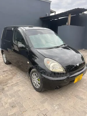 Toyota Fun Cargo 2004 Black