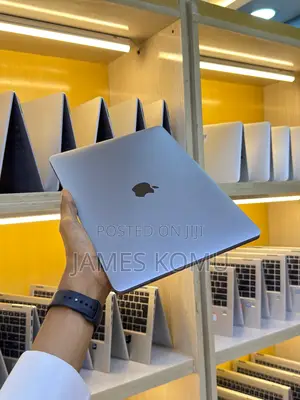 Laptop Apple MacBook Pro 2017 8GB Intel Core I5 SSD 256GB