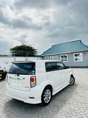 Toyota Corolla Rumion 2011 Pearl
