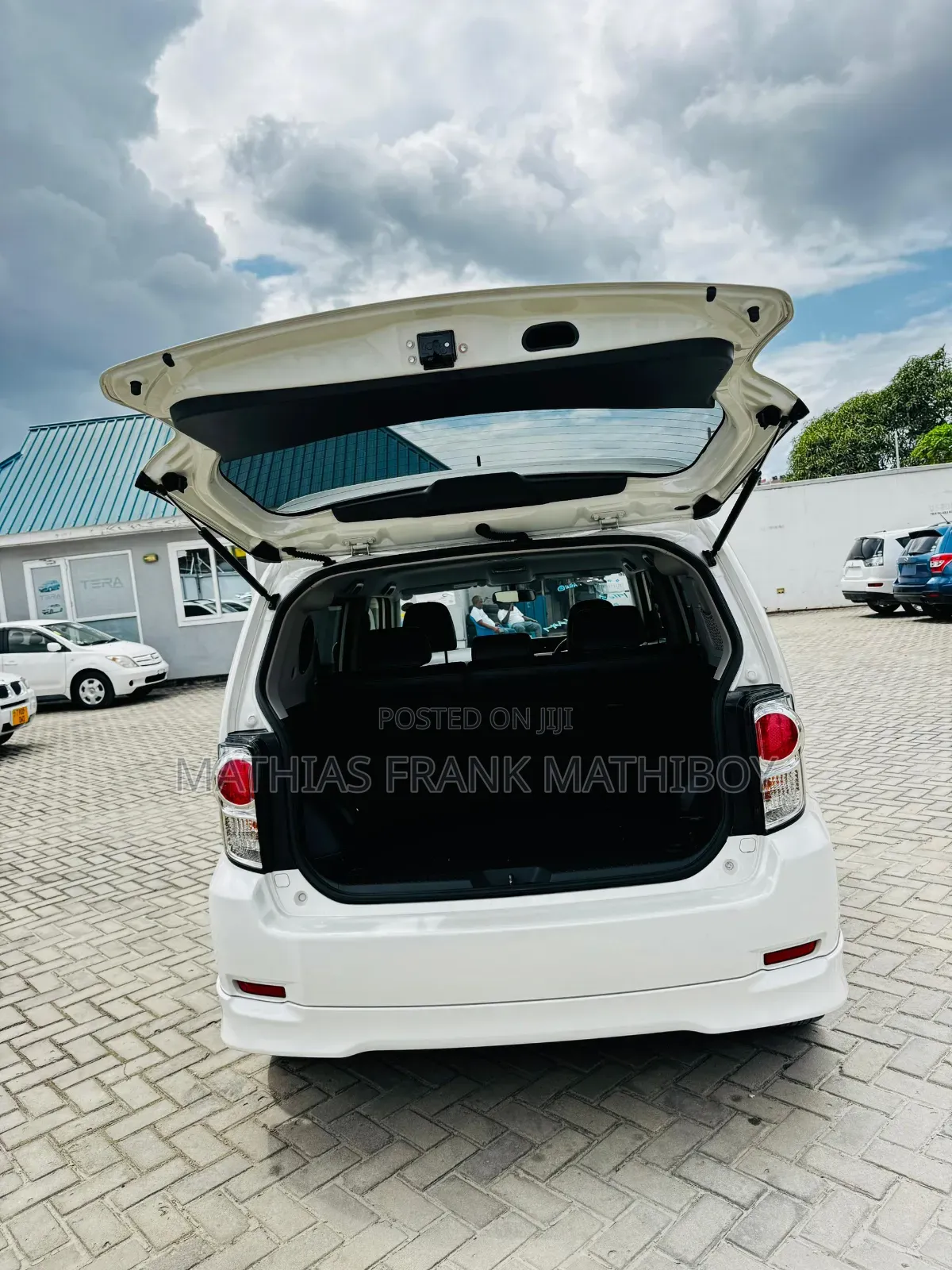 Toyota Corolla Rumion 2011 Pearl