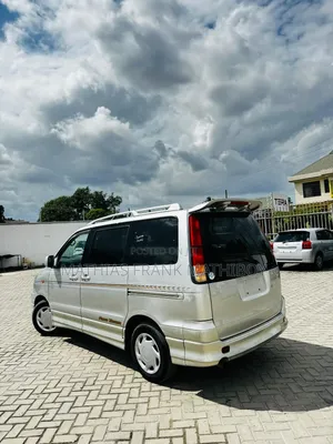 Toyota Noah 2001 Silver