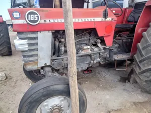 Tractor Massey Ferguson