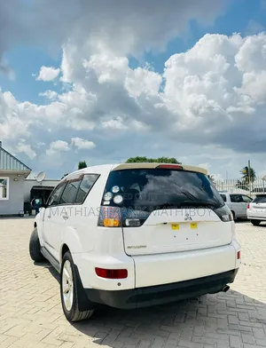 Mitsubishi Outlander 2009 White