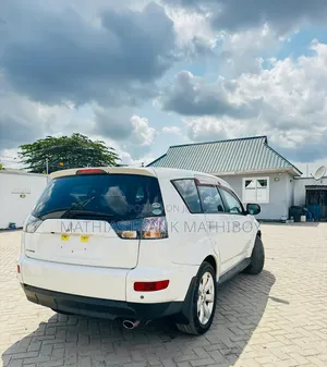 Mitsubishi Outlander 2009 White