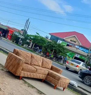 Nauza Sofa Set Shape L Imetumika Kidogo
