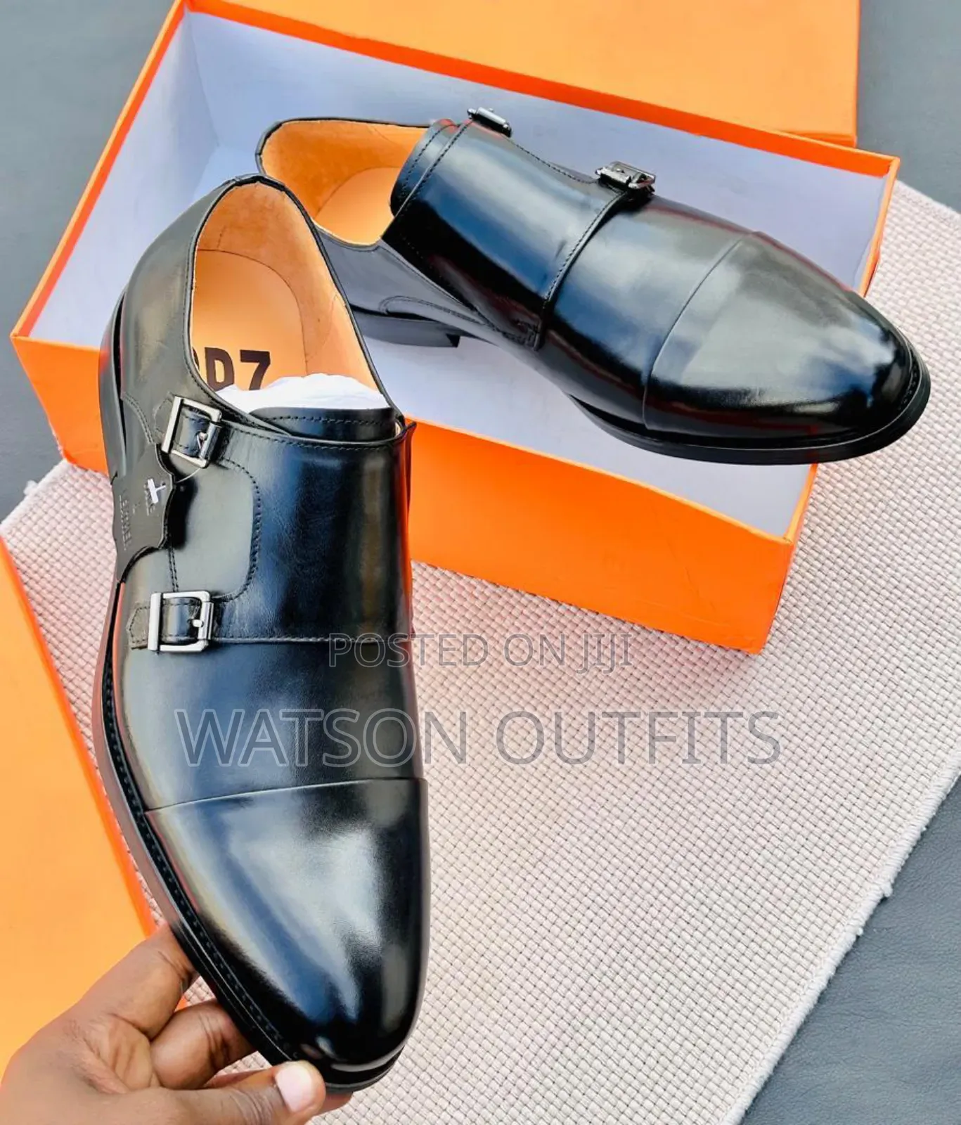 Men's Official Shoes With Two Dominant Colours in Moccasins