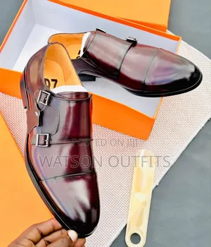 Men's Official Shoes With Two Dominant Colours in Moccasins