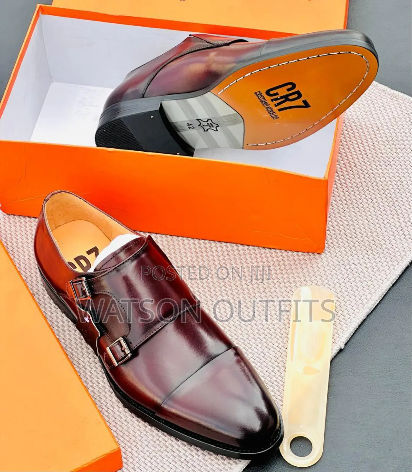 Men's Official Shoes With Two Dominant Colours in Moccasins