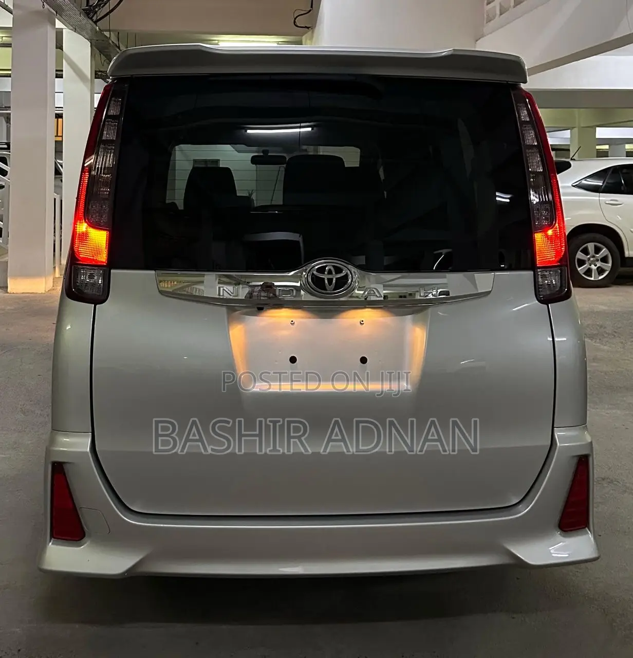 Toyota Noah 2.0 FWD (7 Seater) 2015 Silver