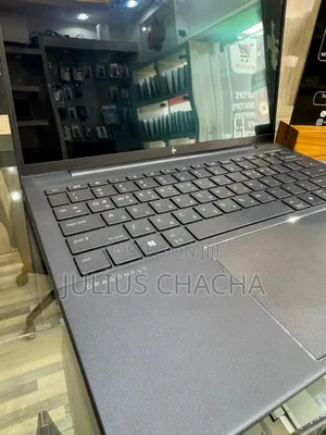 New Laptop HP Elite Dragonfly G4 16GB Intel Core i7 SSD 512GB