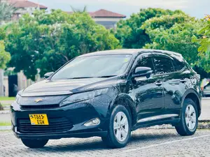 Toyota Harrier 2.0 2016 Black