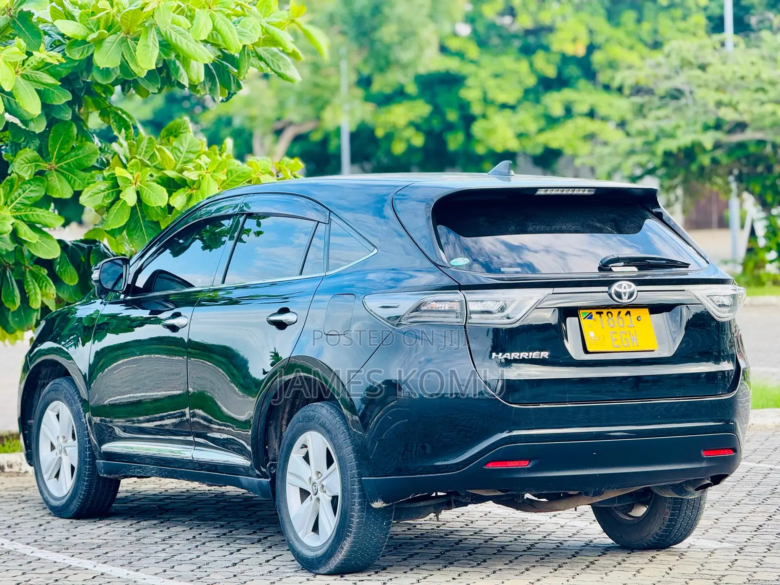 Toyota Harrier 2.0 2016 Black