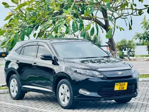 Toyota Harrier 2.0 2016 Black