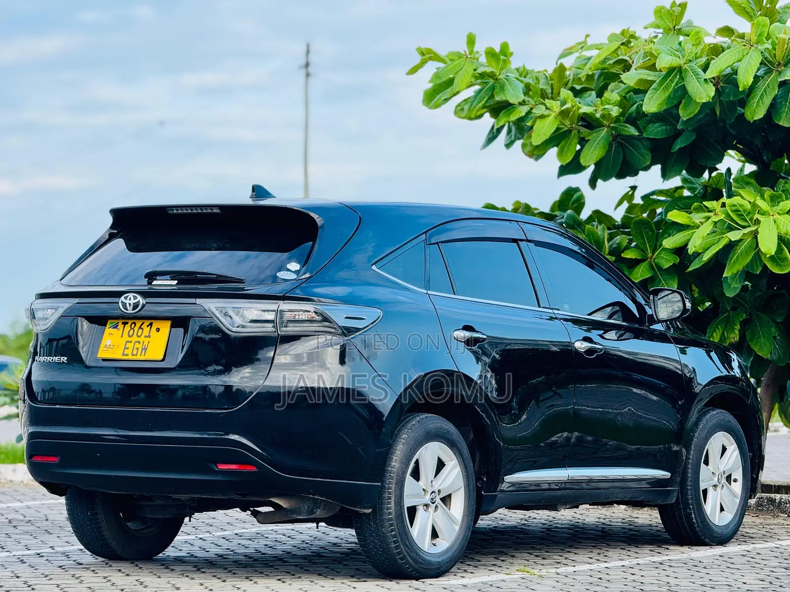 Toyota Harrier 2.0 2016 Black
