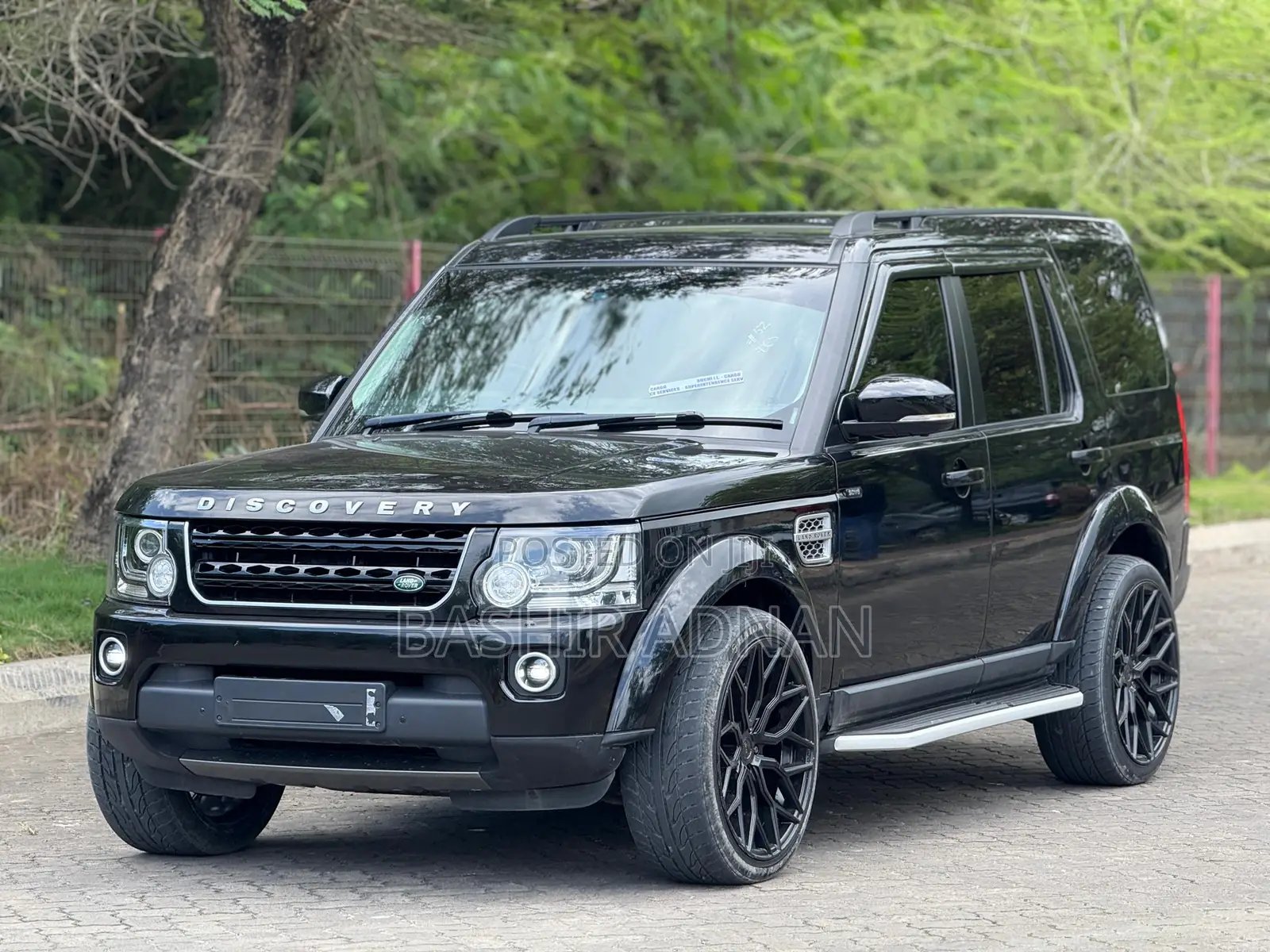 Land Rover Discovery 2016 Black