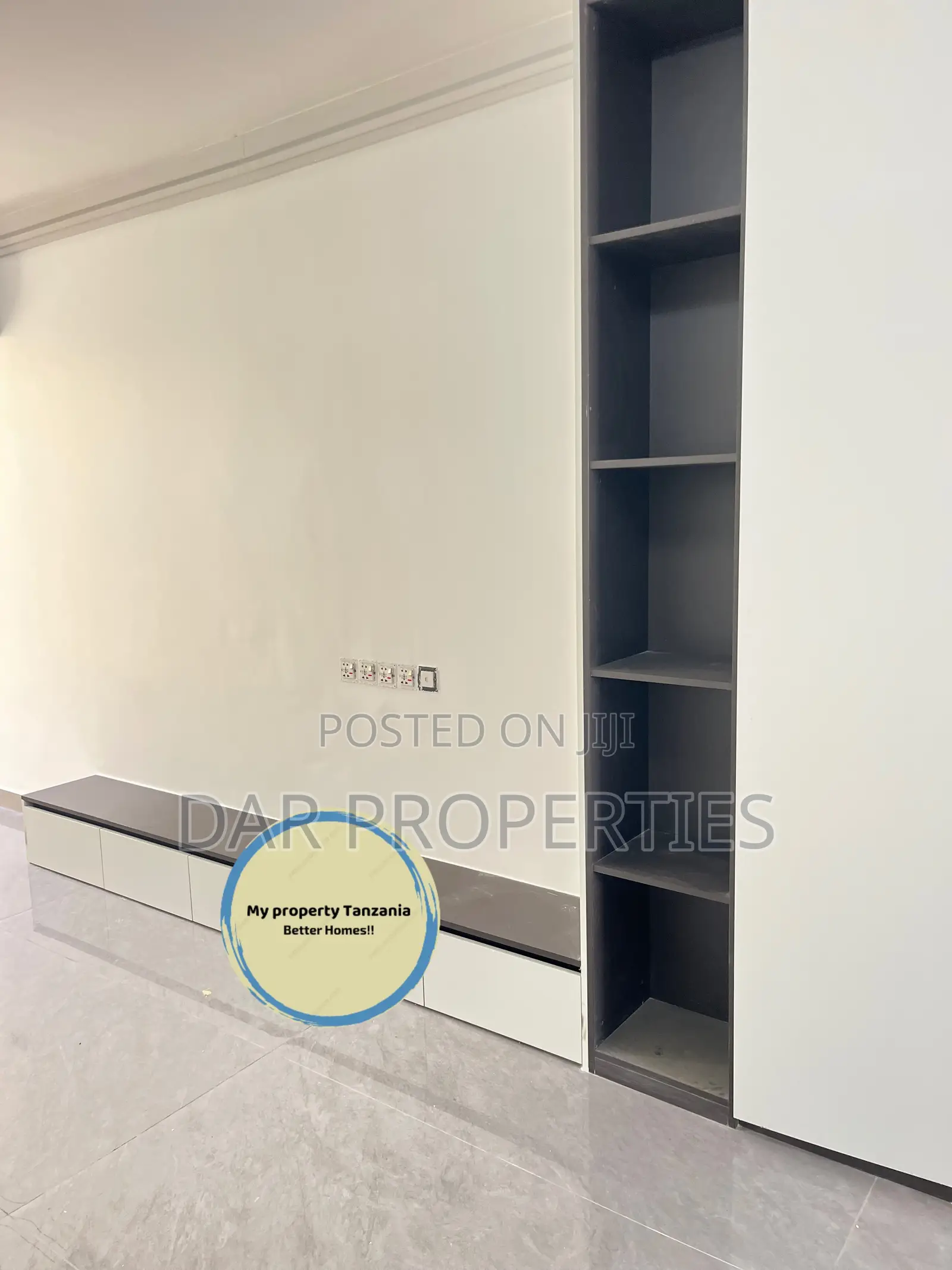 3bdrm Apartment in Oysterbay Dar Es for sale