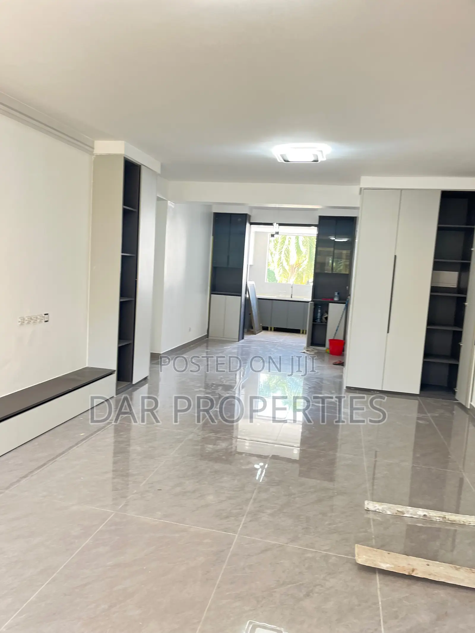 3bdrm Apartment in Oysterbay Dar Es for sale