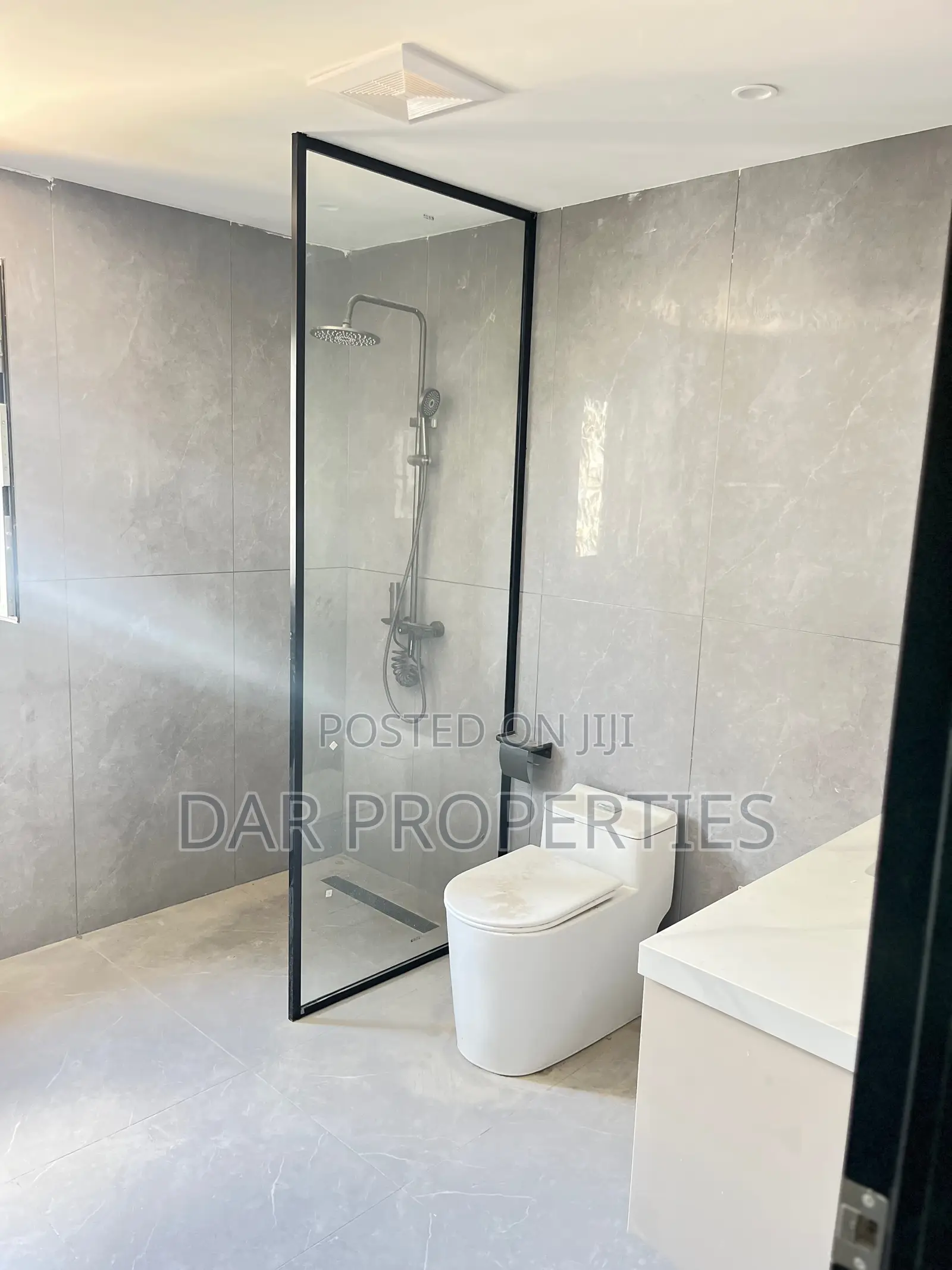 3bdrm Apartment in Oysterbay Dar Es for sale
