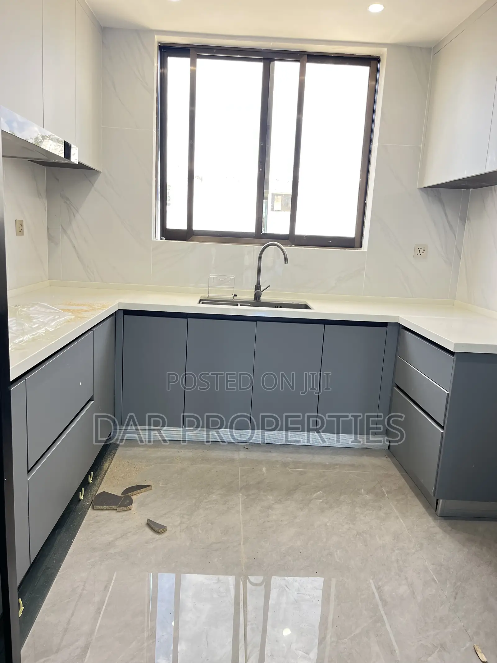 3bdrm Apartment in Oysterbay Dar Es for sale