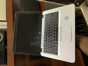 Laptop HP EliteBook 820 G3 8GB Intel Core I7 HDD+SSD 256GB