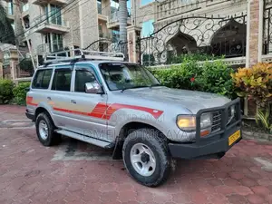 Photo - Toyota Land Cruiser 1999 Silver