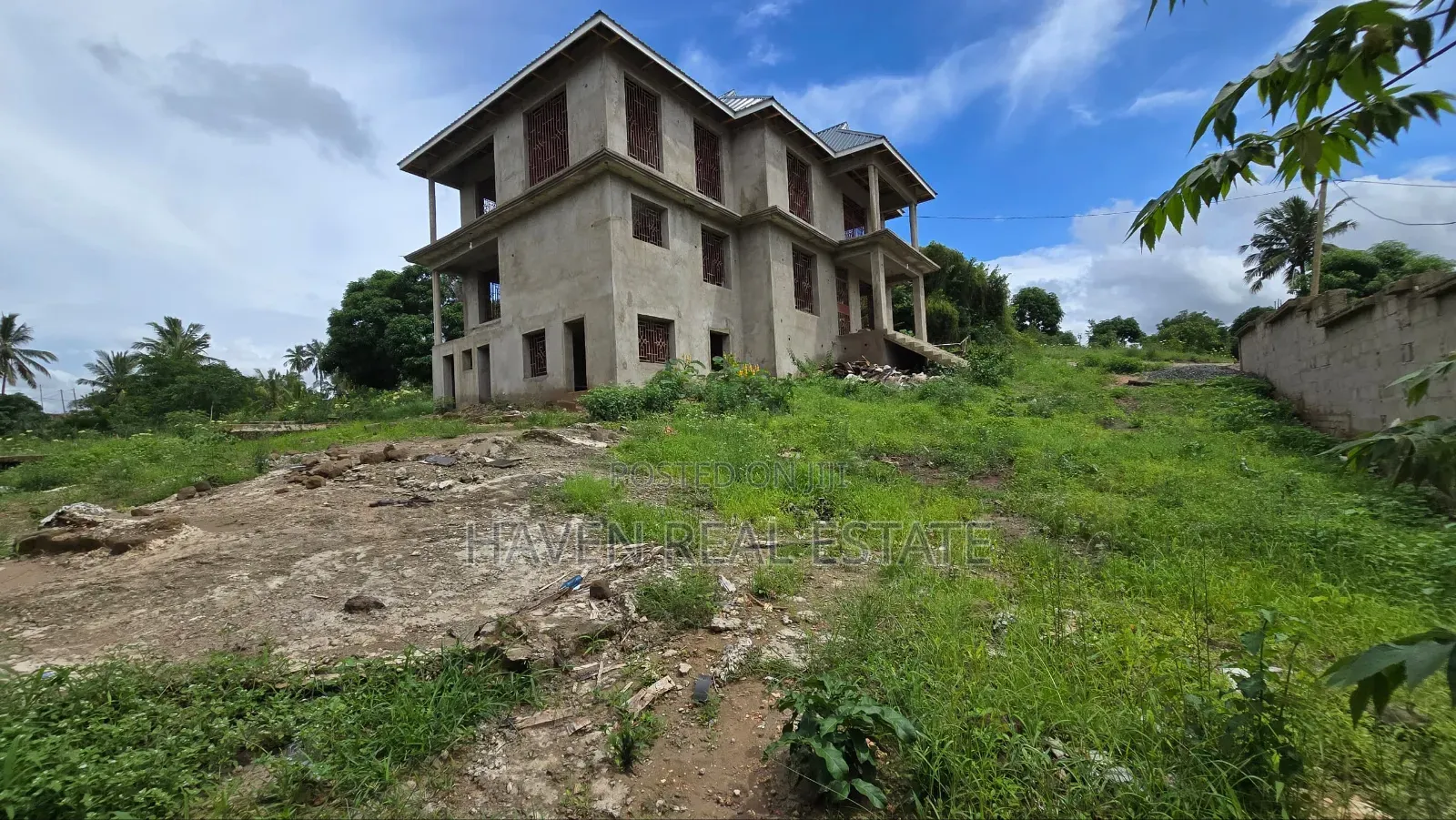 6bdrm House in Goba for sale