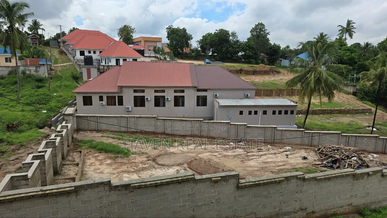6bdrm House in Goba for sale