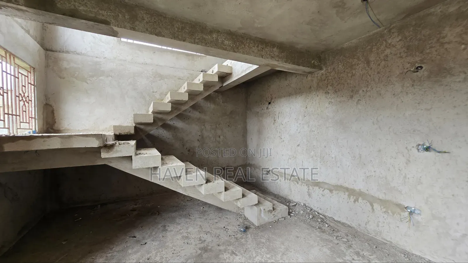 6bdrm House in Goba for sale