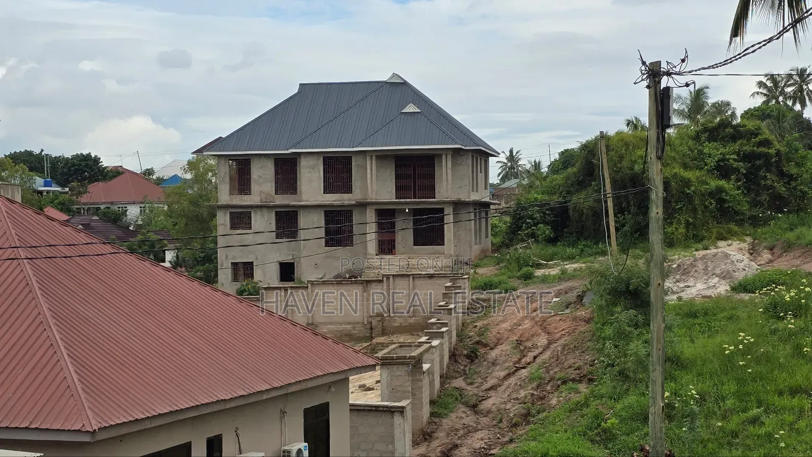 6bdrm House in Goba for sale