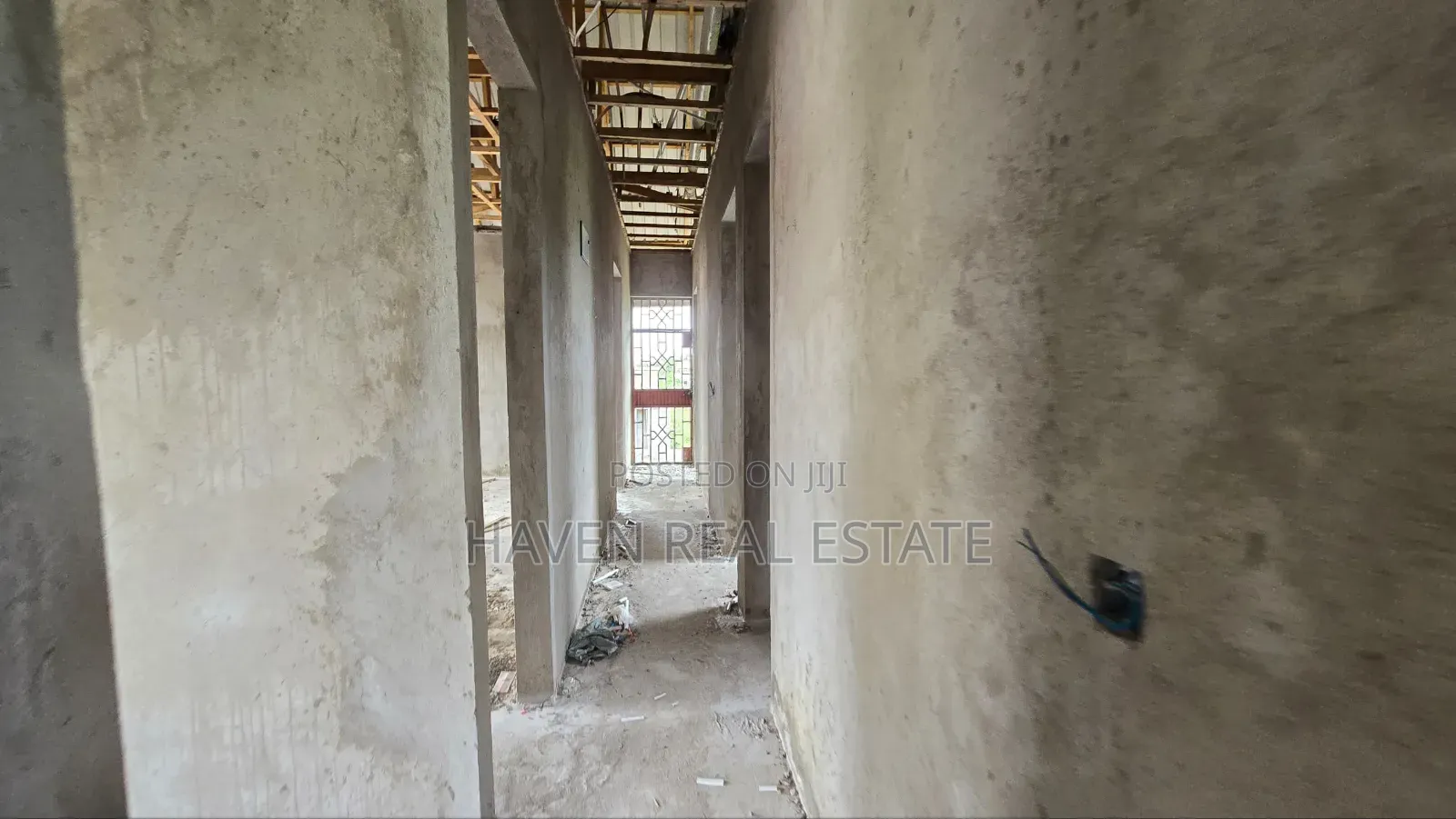 6bdrm House in Goba for sale