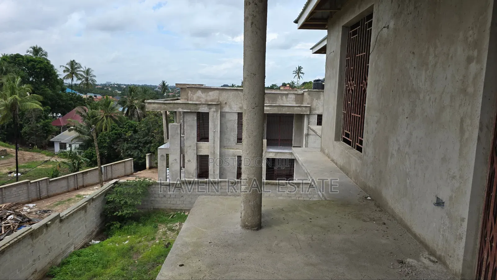 6bdrm House in Goba for sale