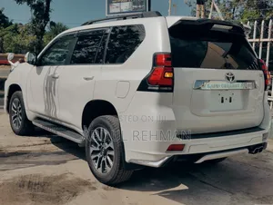 Toyota Land Cruiser Prado 2.7 2022 White