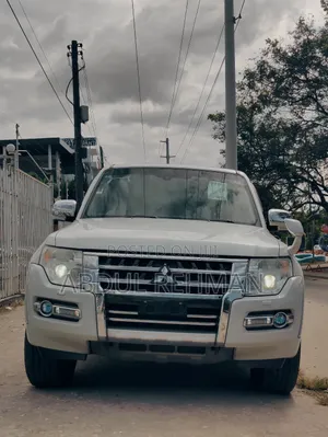 Mitsubishi Pajero V90 3.2 DI-D 2014 White