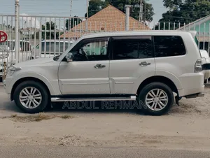 Mitsubishi Pajero V90 3.2 DI-D 2014 White