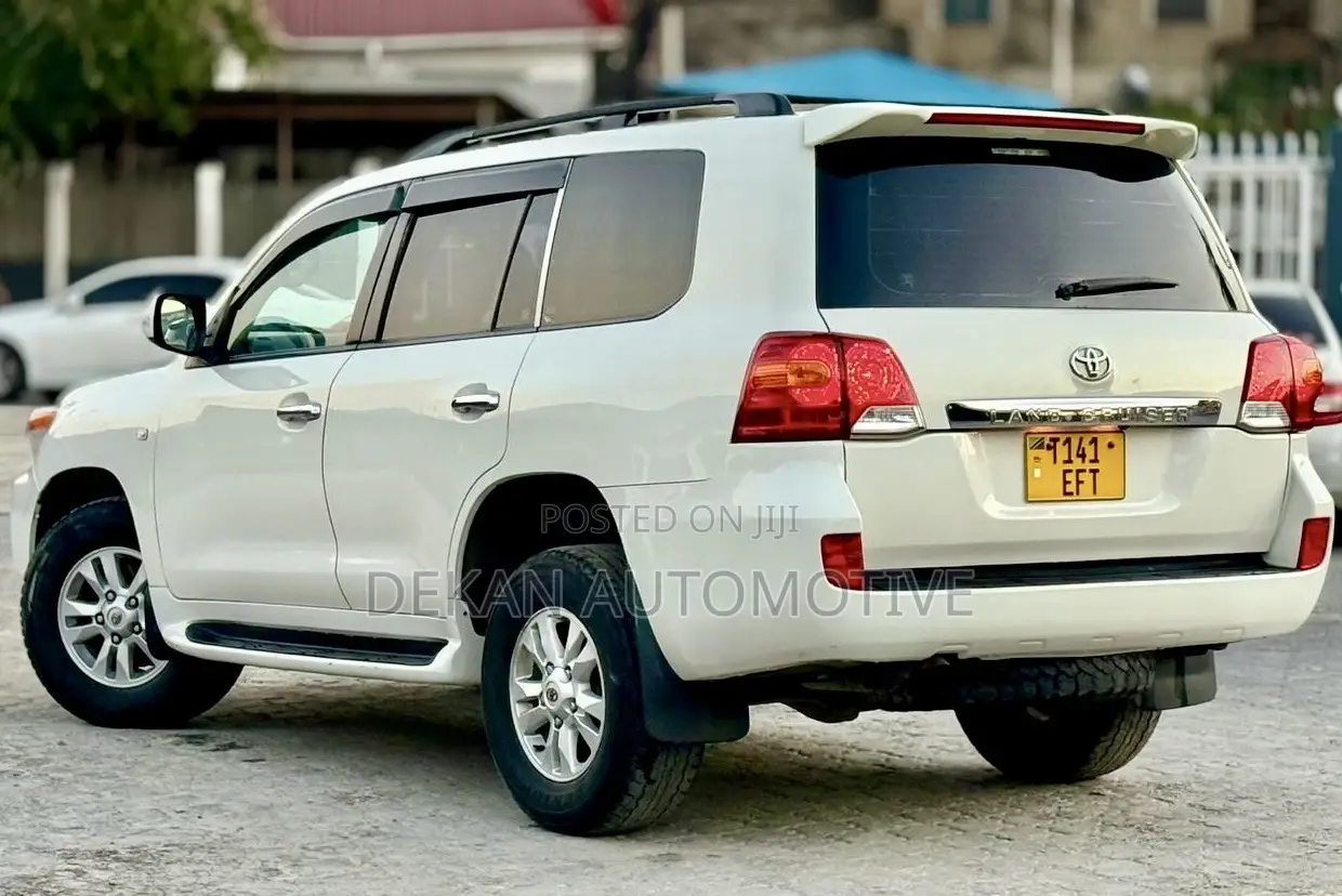 Toyota Land Cruiser 100 4.7 Executive 2008 White