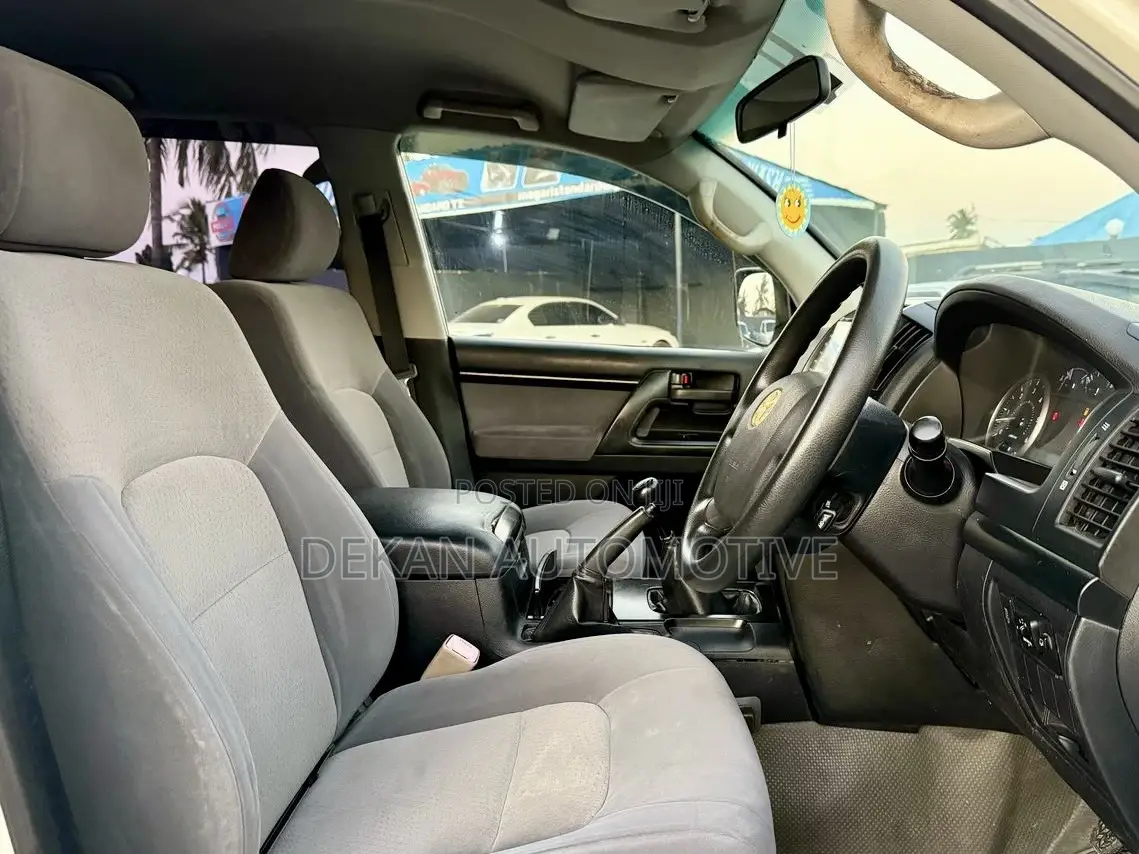 Toyota Land Cruiser 100 4.7 Executive 2008 White