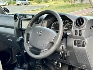Toyota Land Cruiser 4.0 V6 GXR 2016 White