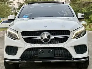 Photo - Mercedes-Benz GLC-Class 2017 White