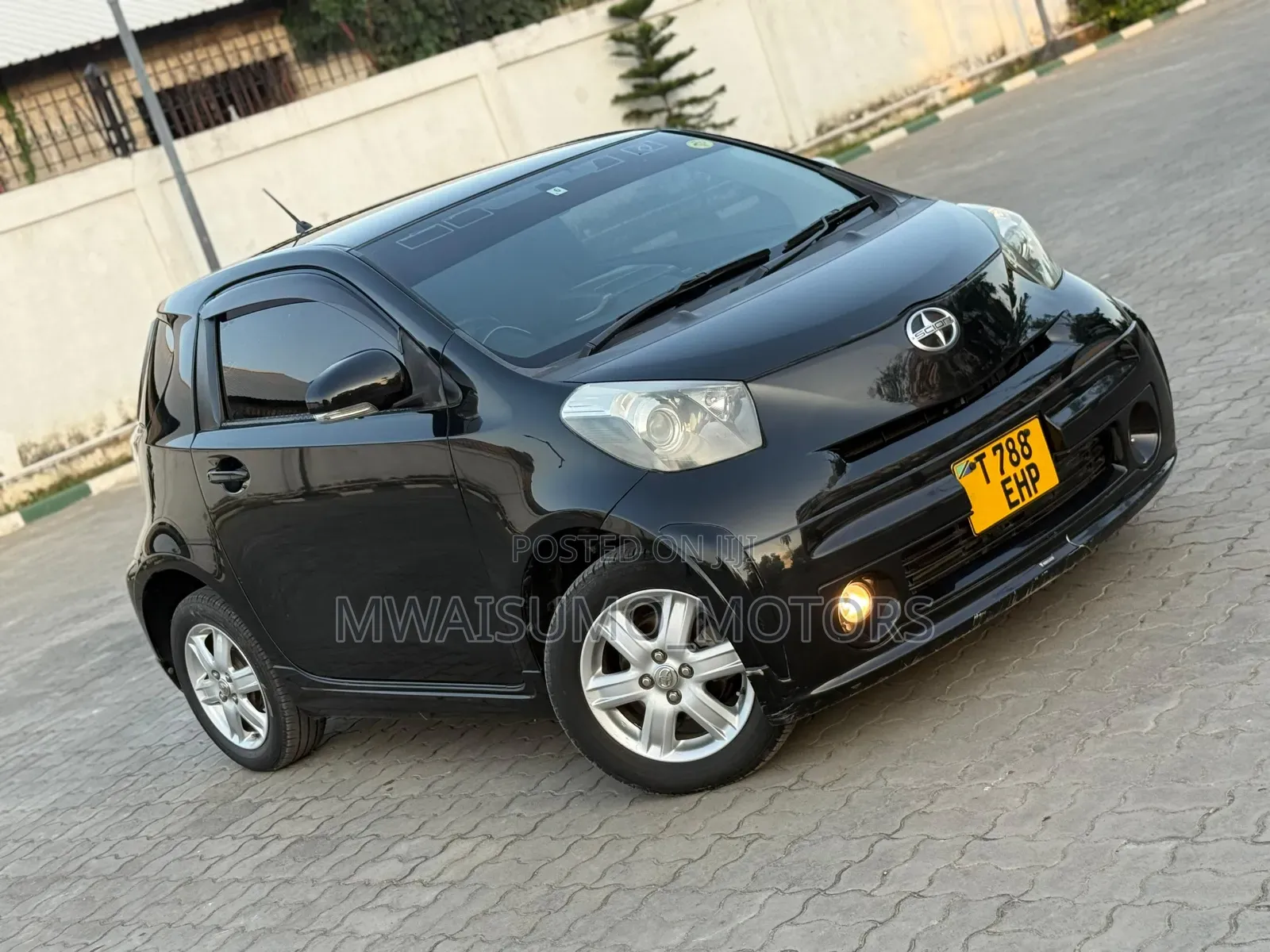 Toyota iQ 2010 Black