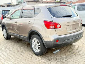 Nissan Dualis 2008 Gold
