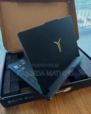 New Laptop Lenovo Lrgion 7i 32GB Intel Core Ultra 9 SSD 1T