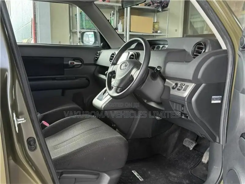 Toyota Corolla Rumion 2009 Green